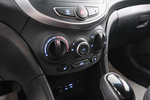 Седан Hyundai Solaris 2016 года, 1249000 рублей, Красноярск