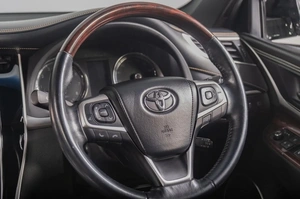 Внедорожник Toyota Harrier 2017 года, 2419000 рублей, Томск