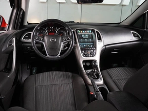 Хетчбэк Opel Astra 2010 года, 699000 рублей, Воронеж