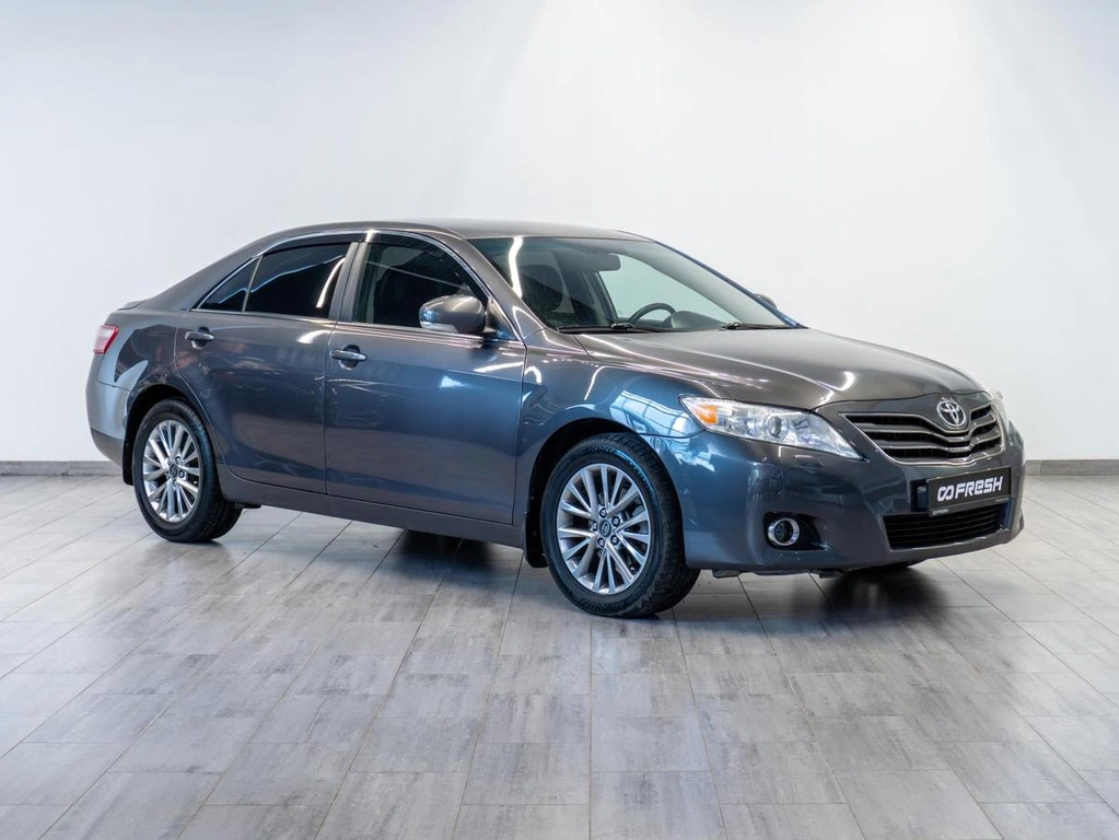 Седан Toyota Camry 2010 года, 1399000 рублей, Саратов