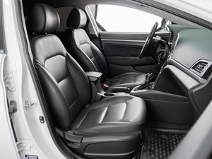 Седан Hyundai Elantra 2017 года, 1514000 рублей, Тюмень