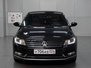 Седан Volkswagen Passat 2013 года, 1197000 рублей, Красноярск