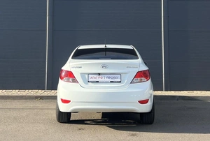 Седан Hyundai Solaris 2013 года, 800000 рублей, Солонцы
