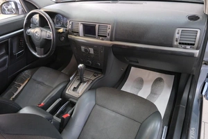 Лифтбек Opel Vectra 2006 года, 609000 рублей, Омск