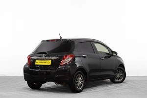 Хетчбэк Toyota Vitz 2014 года, 899000 рублей, Барнаул