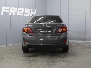 Седан Toyota Corolla 2007 года, 870000 рублей, Омск