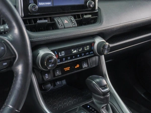 Внедорожник Toyota RAV4 2021 года, 3199000 рублей, Сургут