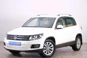 Внедорожник Volkswagen Tiguan 2012 года, 1439000 рублей, Омск