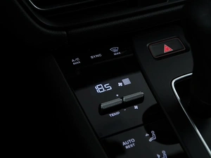 Внедорожник Porsche Macan 2023 года, 8248505 рублей, Москва