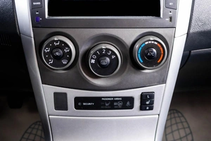 Седан Toyota Corolla 2011 года, 899000 рублей, Пермь