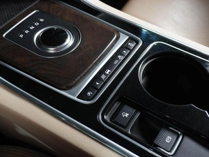 Седан Jaguar XE 2016 года, 1949000 рублей, Воронеж