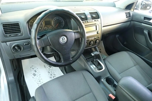 Седан Volkswagen Jetta 2006 года, 599000 рублей, Омск