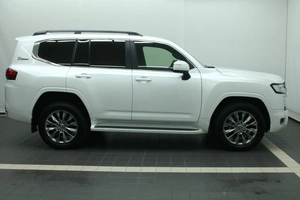 Внедорожник Toyota Land Cruiser 2021 года, 11200000 рублей, Красноярск