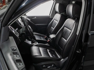 Внедорожник Volkswagen Tiguan 2013 года, 1544000 рублей, Тюмень