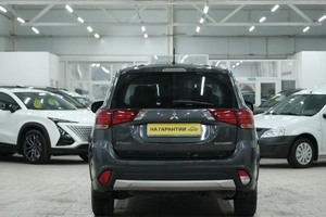 Внедорожник Mitsubishi Outlander 2015 года, 2099000 рублей, Омск