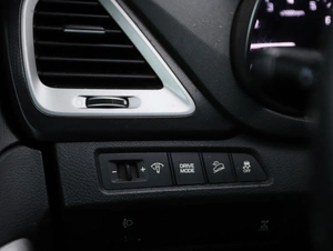 Внедорожник Hyundai Santa Fe 2017 года, 2229000 рублей, Ижевск