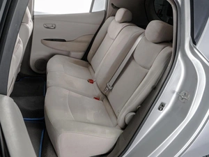 Хетчбэк Nissan Leaf 2010 года, 569000 рублей, Тюмень