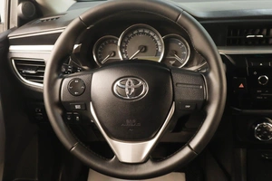 Седан Toyota Corolla 2013 года, 1299000 рублей, Челябинск