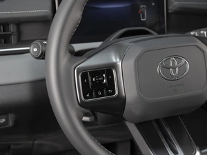 Внедорожник Toyota RAV4 2025 года, 4890000 рублей, Омск