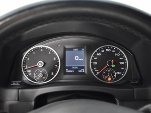 Внедорожник Volkswagen Tiguan 2012 года, 1499500 рублей, Казань