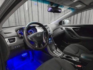 Седан Hyundai Elantra 2012 года, 1050000 рублей, Красноярск