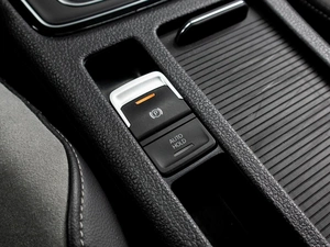 Хетчбэк Volkswagen Golf 2019 года, 1999000 рублей, Тюмень