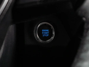 Внедорожник Toyota RAV4 2021 года, 3499000 рублей, Тюмень