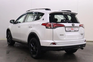 Внедорожник Toyota RAV4 2018 года, 2620000 рублей, Брянск