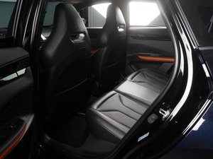 Лифтбек Changan UNI-V 2023 года, 2485000 рублей, Красный Пахарь