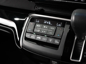 Минивэн Honda Stepwgn 2017 года, 2299000 рублей, Тюмень