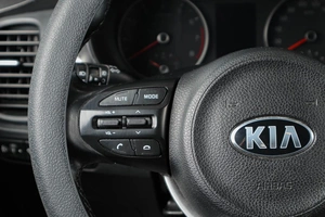 Седан Kia Rio 2018 года, 1419000 рублей, Тюмень