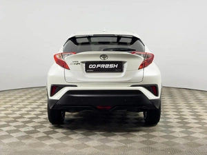 Внедорожник Toyota C-HR 2018 года, 1919900 рублей, Казань