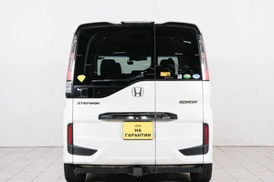 Минивэн Honda Stepwgn Spada 2015 года, 1699000 рублей, Красноярск