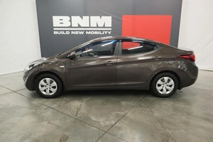 Седан Hyundai Elantra 2015 года, 1350000 рублей, Курск