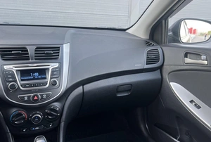 Хетчбэк Hyundai Solaris 2015 года, 880000 рублей, Солонцы