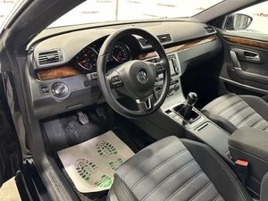 Седан Volkswagen Passat CC 2012 года, 1130000 рублей, Красноярск