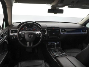 Внедорожник Volkswagen Touareg 2015 года, 2500000 рублей, Москва
