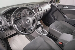 Внедорожник Volkswagen Tiguan 2014 года, 1699000 рублей, Томск