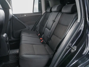 Внедорожник Volkswagen Tiguan 2012 года, 1119000 рублей, Сургут