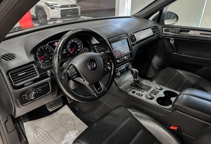 Внедорожник Volkswagen Touareg 2016 года, 2697000 рублей, Красноярск