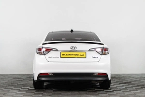 Седан Hyundai Sonata 2016 года, 1719000 рублей, Сургут