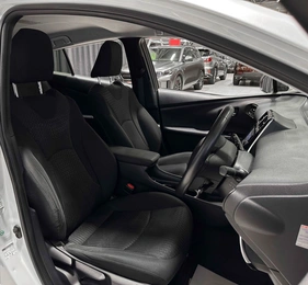 Лифтбек Toyota Prius 2016 года, 1697000 рублей, Красноярск