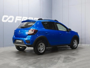 Хетчбэк Renault Sandero Stepway 2016 года, 1075000 рублей, Омск