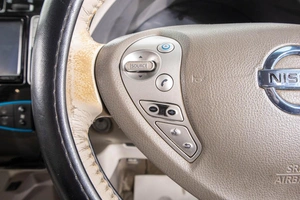 Хетчбэк Nissan Leaf 2013 года, 939000 рублей, Барнаул