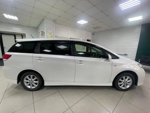 Минивэн Toyota Wish 2010 года, 1349000 рублей, Ачинск