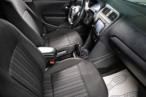 Седан Volkswagen Polo 2015 года, 919000 рублей, Сургут