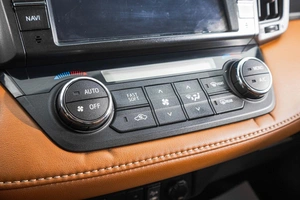 Внедорожник Toyota RAV4 2018 года, 2639000 рублей, Барнаул