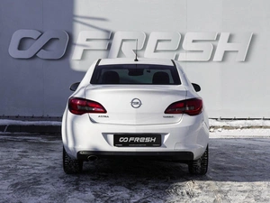 Седан Opel Astra 2013 года, 890000 рублей, Волгоград