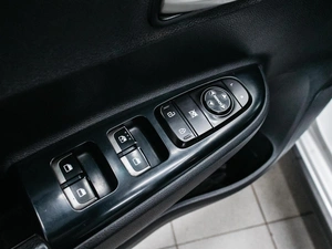 Хетчбэк Kia Rio X-Line 2019 года, 1450000 рублей, Красноярск