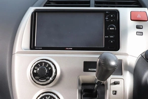 Хетчбэк Toyota Ractis 2010 года, 989000 рублей, Новосибирск